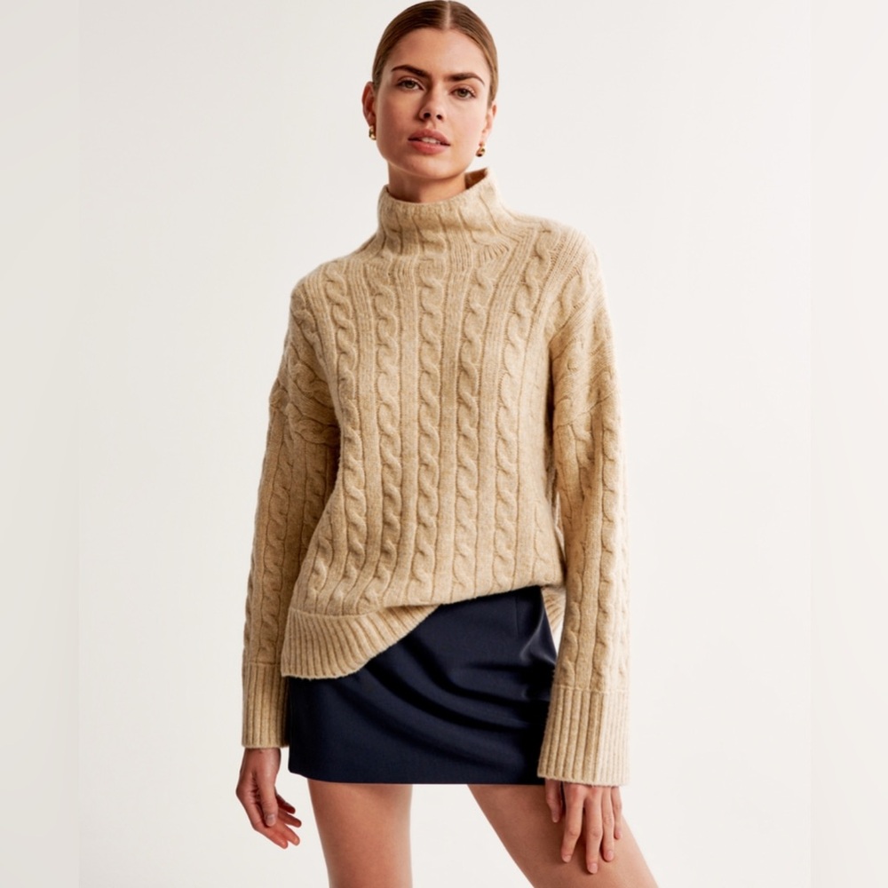 Cable Easy Funnek Neck Sweater